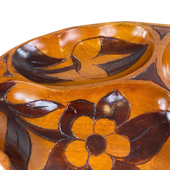 Vintage hand carved wooden floral pattern monkey pod serving dish - Picture 4 of 8